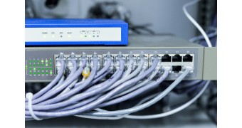 PoE для бизнеса: свобода подключения и экономия ресурсов